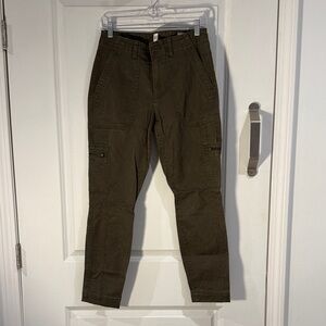 GAP woman’s Dark Olive Cargo Pants